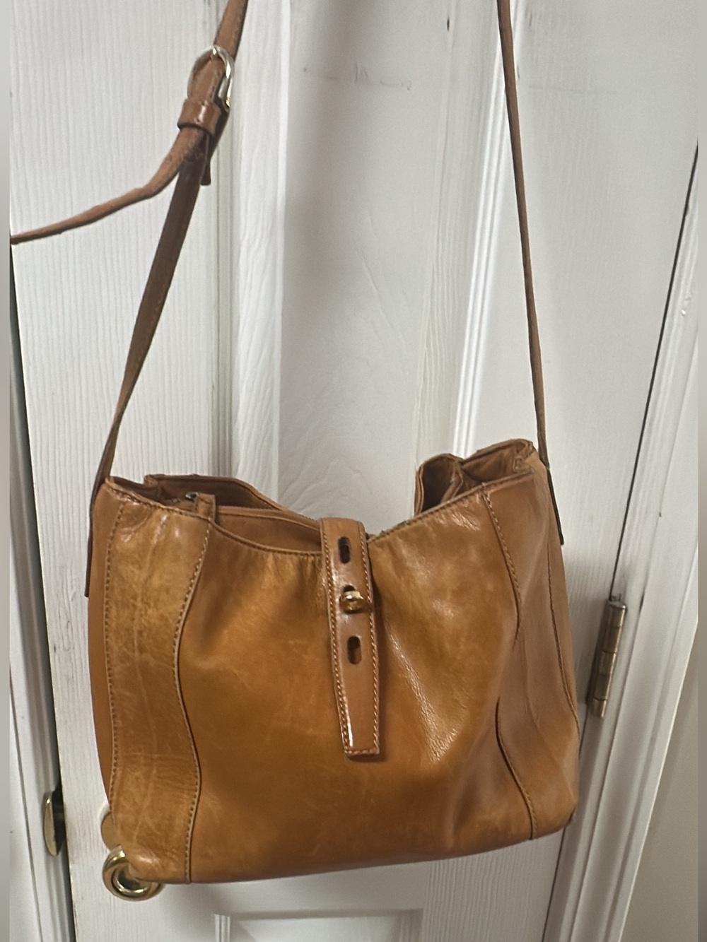 S.I.S.O Made in Italy vintage bag please check pica for wear and tear.  (bag16)